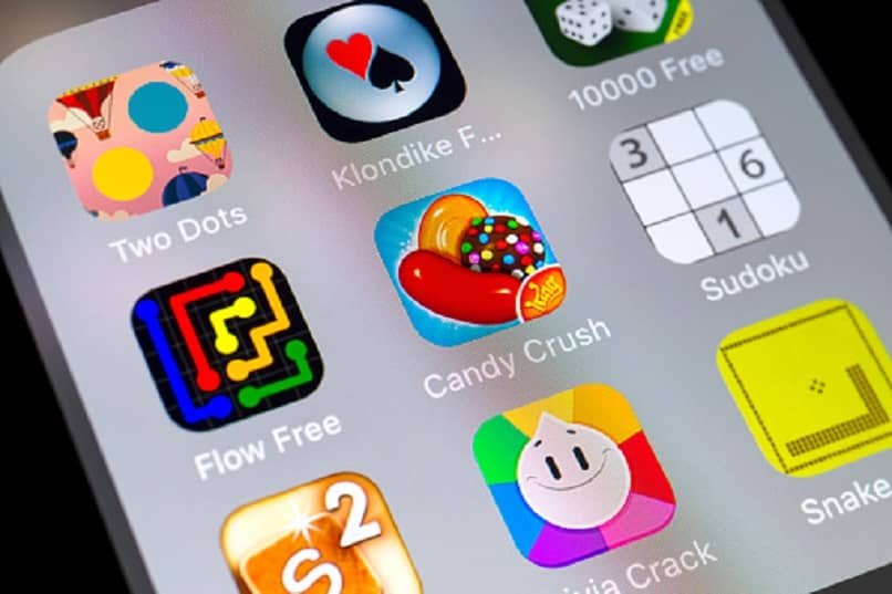 Comment jouer à Candy Crush?